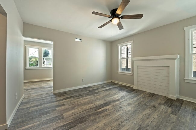 Building Photo - 1205 Charleston Ave