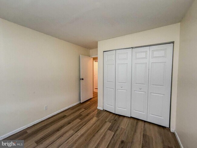 Building Photo - 38 Hopewell Ln