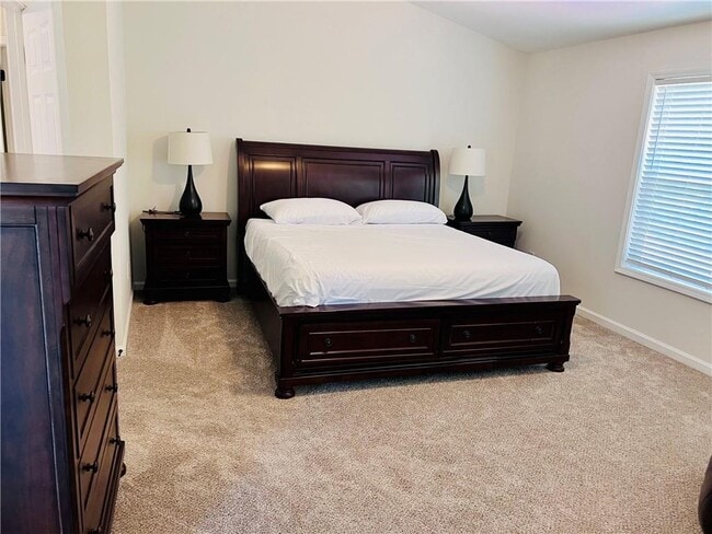 Building Photo - 1602 Silver Oak Dr