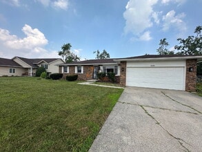 Building Photo - 2836 W 63rd Ln