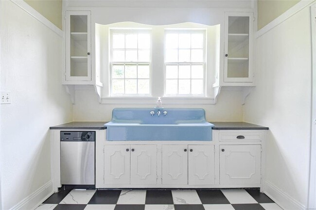 Building Photo - 1451 Watson St