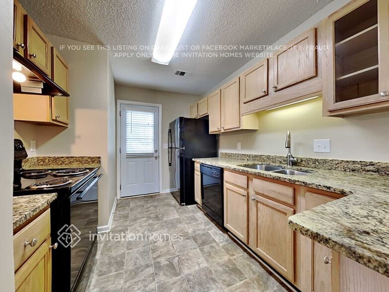 Building Photo - 62 Benfield Cir SE