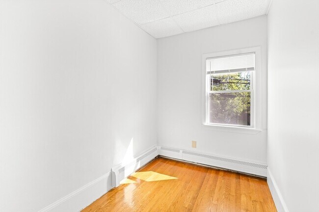 Building Photo - 43 Sargent Ave