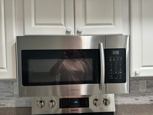 Building Photo - 905 Southridge Rd