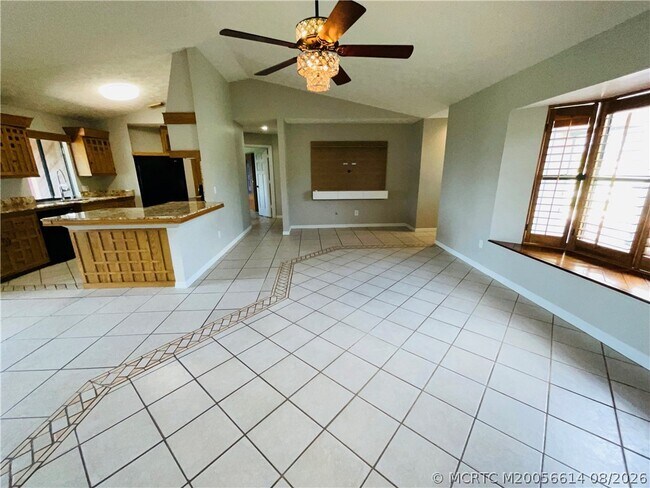 Building Photo - 1634 SW Gemini Ln