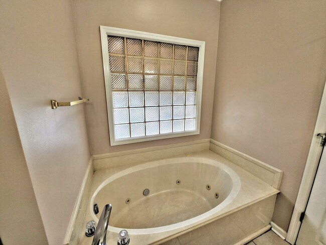 Building Photo - 3BR/2BA HOUSE FOR RENT - DECATUR