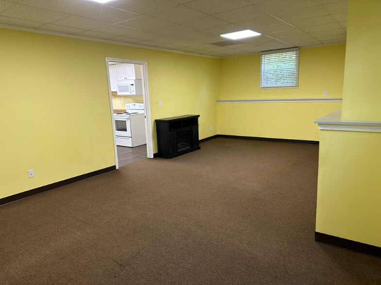 Building Photo - 1675 Old Nelson Rd