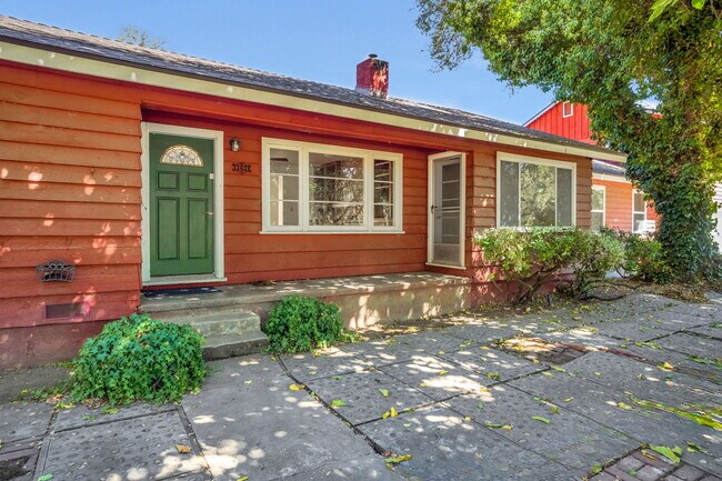 Building Photo - 31638 Lodge Rd