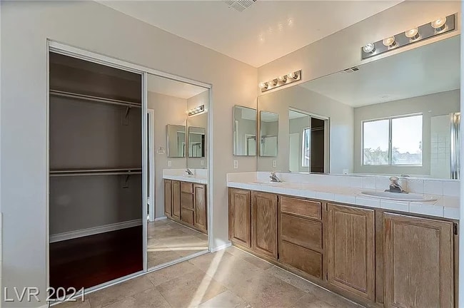 full bathroom with walk-in closet - 2136 Birch Gray Dr