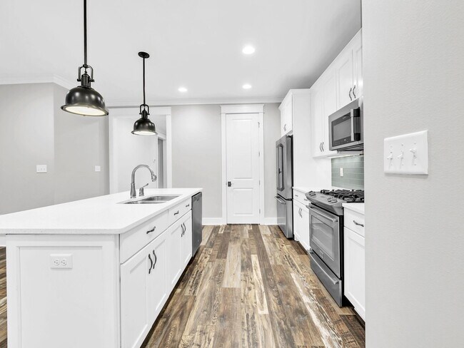 Building Photo - 741 Breakers Street