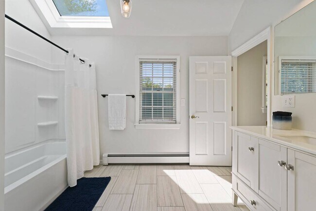 Building Photo - 1439 NY-9P
