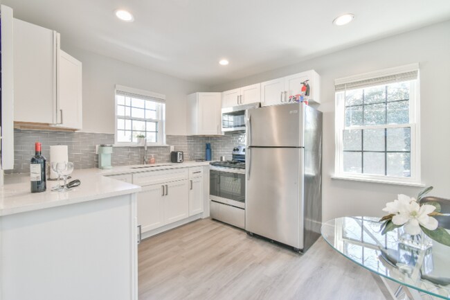 Building Photo - 905 Briarcliff Rd NE