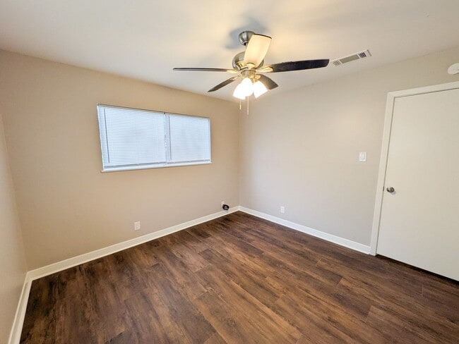 Building Photo - 2331 Coronado Pl