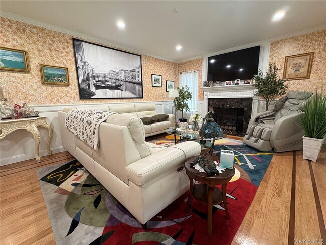 Building Photo - 267 Dante Ave