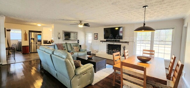 Building Photo - 1240 Flat Rock Rd