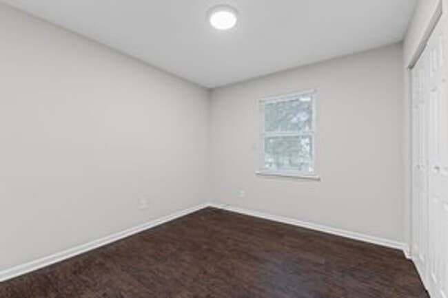 Building Photo - 3 Bedroom 1.5 Bath Single Family Home