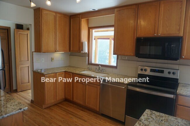 Building Photo - Amazing Views of Mt. Evans in Evergreen Highlands!