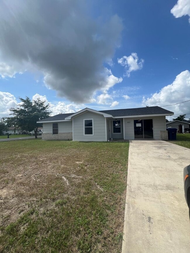 Building Photo - Home for lease