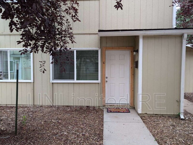 Building Photo - 319 N Park St