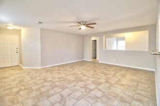 Building Photo - 29407 Legends Green Dr