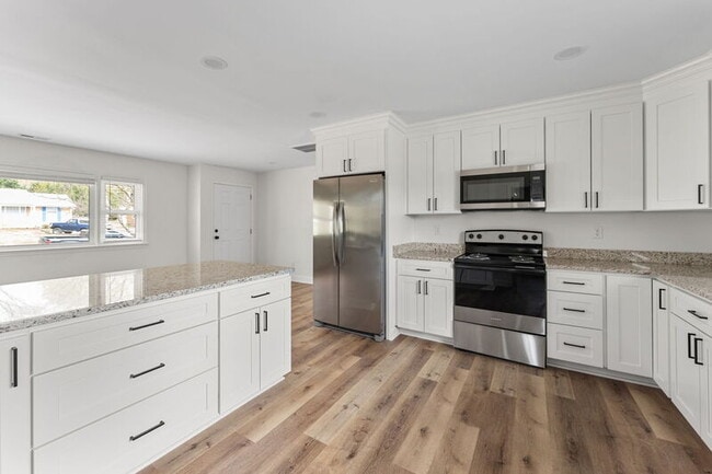 Building Photo - 7211 Mayetta Dr