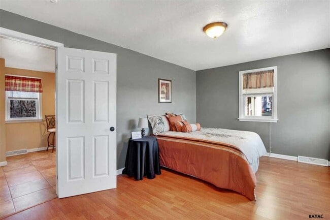 Building Photo - Coming Soon! Beautiful 3 Bedroom, 1 Bath H...