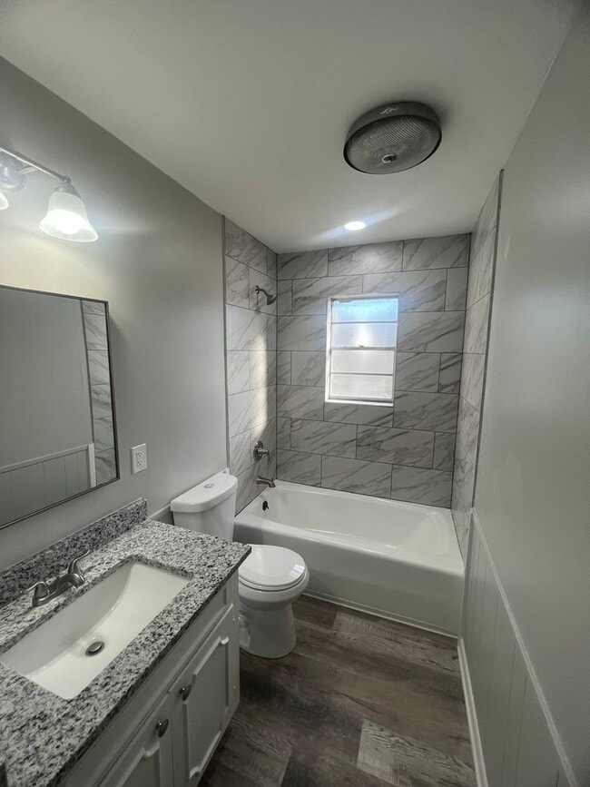 Building Photo - Updated in North Bossier.. Close to Barksdale Air Force Base..