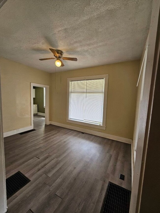 Building Photo - 204/206/208 N Fort Wayne St