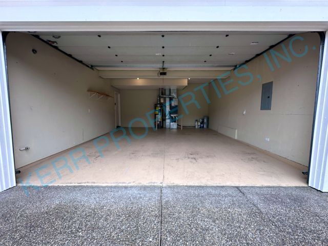 Building Photo - 14822 SE Gilesford St