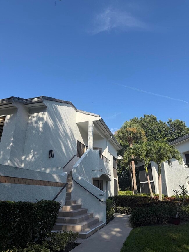Building Photo - 15321 Strathearn Dr
