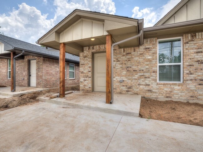 Building Photo - Beautiful New 3-Bed Duplex – Pet Friendly
