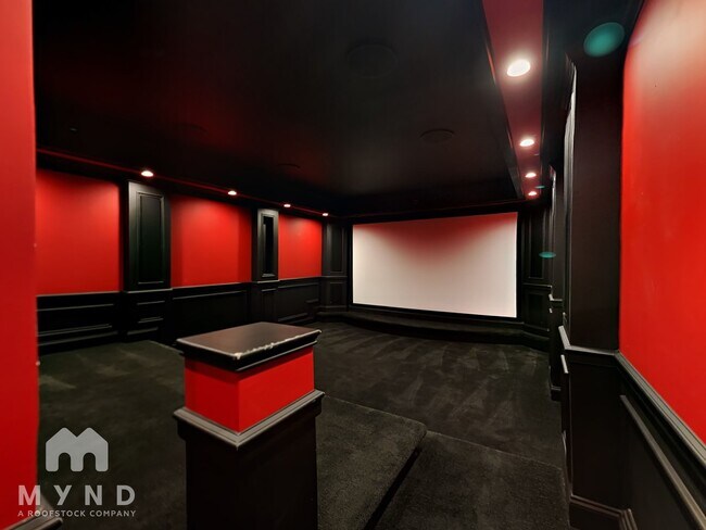 Building Photo - 2995 Manorview Ln