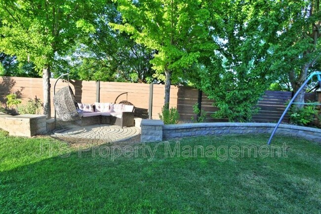 Building Photo - 5602 Jerry Litell Way