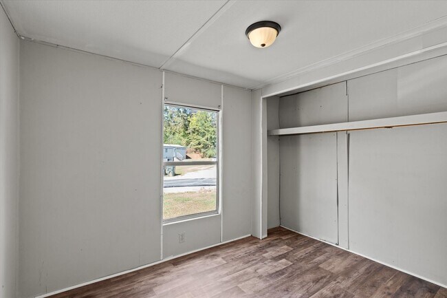 Building Photo - Updated 2BR/1BA Trailer in Muscle Shoals –...