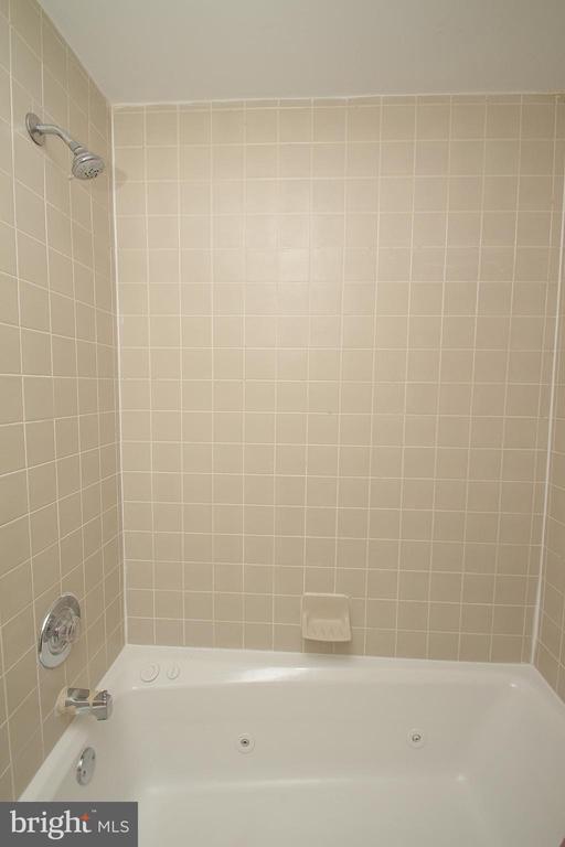 Building Photo - 1513 Green St