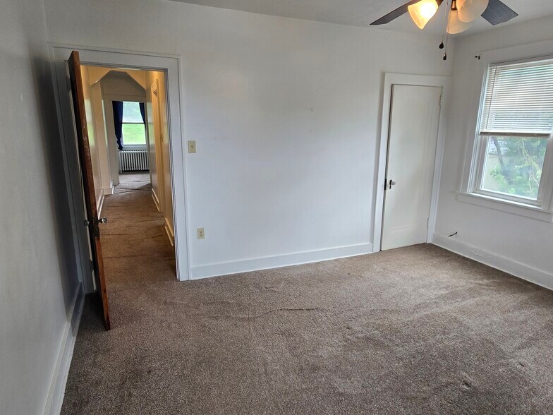 Building Photo - 523 Castle Shannon Blvd