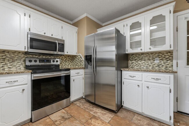 Building Photo - Nice 3 Bedroom 2 and a Half Bathroom House in Jacksonville, Arkansas