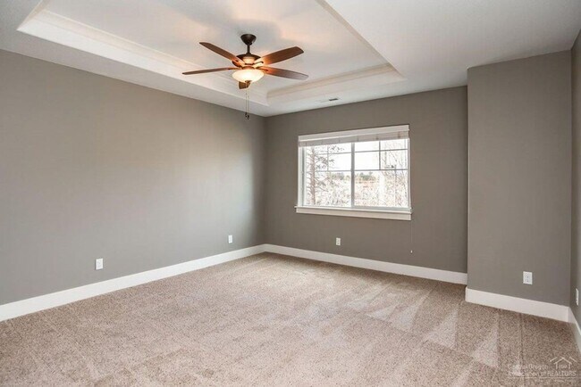 Building Photo - 3 Bedroom + Flex Space in Central Location - Close to Old Mill!