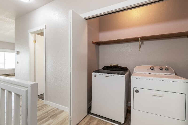 Building Photo - 628 N State St