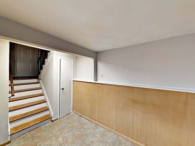 Building Photo - No Application Fees* $500 Off 1st months r...