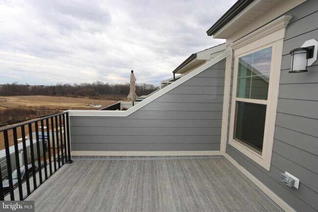 Building Photo - 9 Morrison Dr