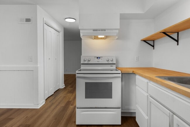 Building Photo - 612 Andrea Ct