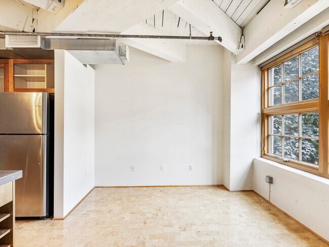 Building Photo - Marshall Wells - North facing Pearl District Loft w/parking/storage/ac
