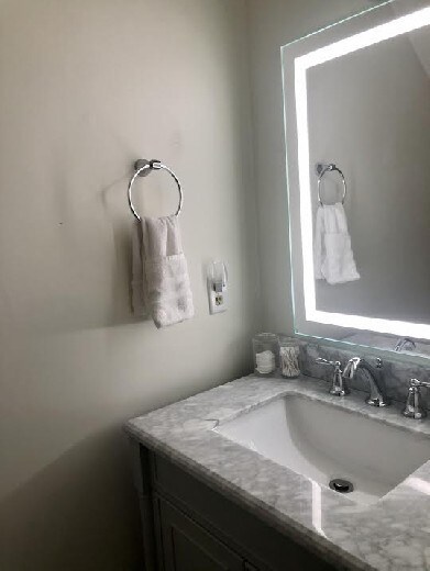 Building Photo - $2250 Furnished 2-Bed Guesthouse w/ Pool