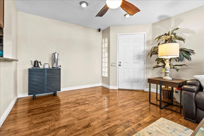Building Photo - Corner end unit Two Bedroom Two Bath Townh...