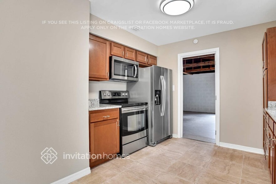 Building Photo - 2800 Clearfield Ave