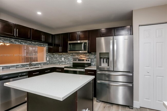 Building Photo - 10837 NW 46th Dr