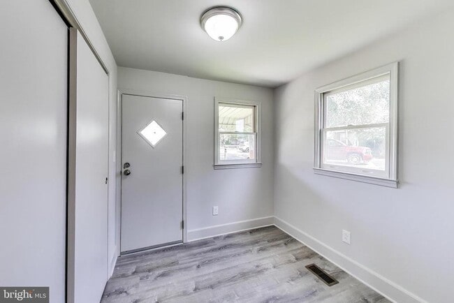 Building Photo - 8349 Bear Creek Dr