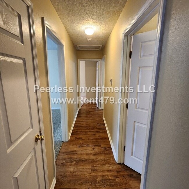 Building Photo - 505 4th Ave SW