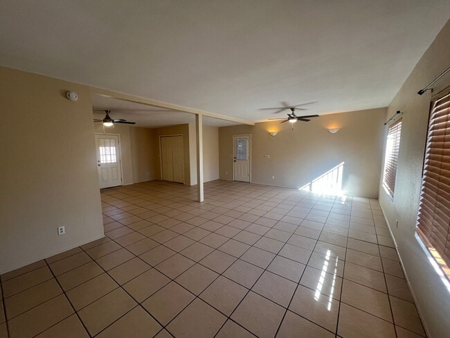 Building Photo - 3 Bedroom/ 2 Bath Home Near Mission & Valencia